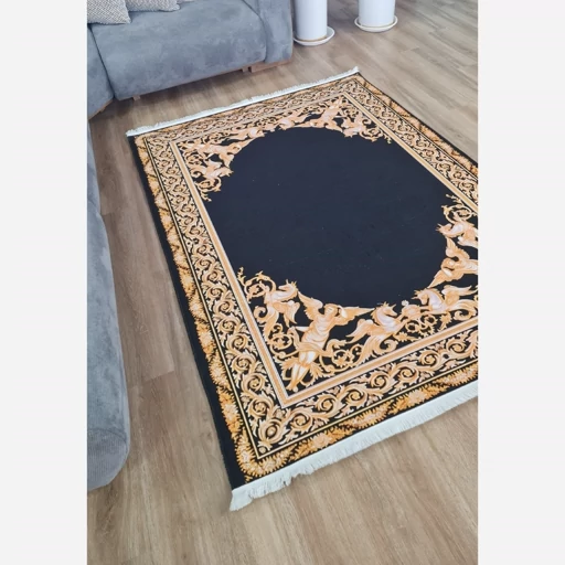 فرشینه | فرش چاپی برند حسن نیا چاپی هازان ترک طرح مشکی طلایی لوکس کد 010 (پس کرایه) فرشینه | فرش چاپی برند حسن نیا چاپی هازان ترک طرح مشکی طلایی لوکس کد 010 (پس کرایه) - Image 4