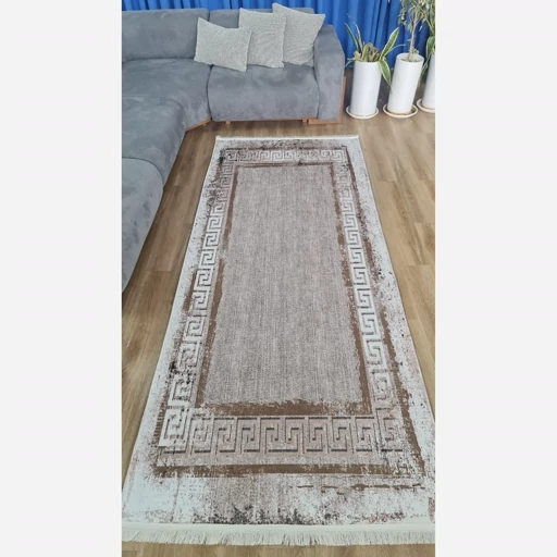 فرشینه برند حسن نیا مخمل طرح وینتیج ورساچه ترکیب رنگ مشکی بنفش نسکافه ای h270 (پس کرایه) فرشینه برند حسن نیا مخمل طرح وینتیج ورساچه ترکیب رنگ مشکی بنفش نسکافه ای h270 (پس کرایه) - Image 5