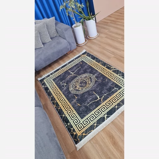 فرشینه | فرش چاپی برند حسن نیا مخمل طرح ورساچه مشکی طلایی کد h481(پس کرایه) فرشینه | فرش چاپی برند حسن نیا مخمل طرح ورساچه مشکی طلایی کد h481(پس کرایه) - Image 2