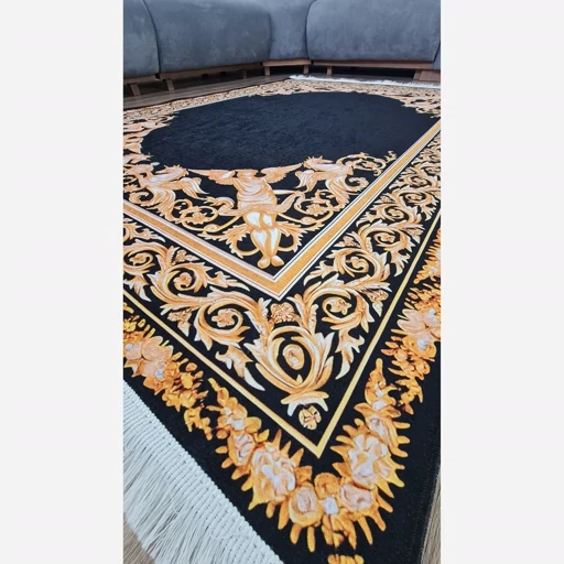 فرشینه | فرش چاپی برند حسن نیا چاپی هازان ترک طرح مشکی طلایی لوکس کد 010 (پس کرایه) فرشینه | فرش چاپی برند حسن نیا چاپی هازان ترک طرح مشکی طلایی لوکس کد 010 (پس کرایه) - Image 5