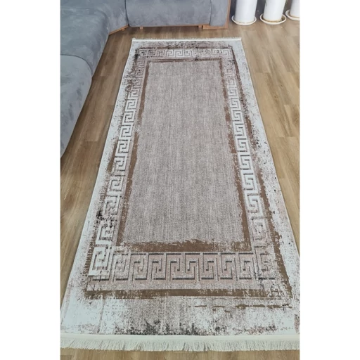 فرشینه برند حسن نیا مخمل طرح وینتیج ورساچه ترکیب رنگ مشکی بنفش نسکافه ای h270 (پس کرایه) فرشینه برند حسن نیا مخمل طرح وینتیج ورساچه ترکیب رنگ مشکی بنفش نسکافه ای h270 (پس کرایه) - Image 2