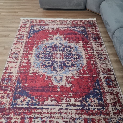 فرشینه برند حسن نیا مخمل هازان طرح قرمز لاکی وینتیج کهنه نما O127(پس کرایه) فرشینه برند حسن نیا مخمل هازان طرح قرمز لاکی وینتیج کهنه نما O127(پس کرایه) - Image 2